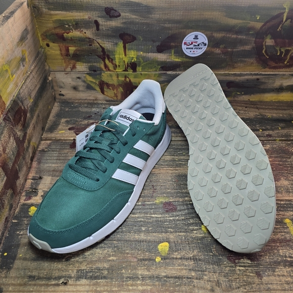 Adidas Run 60's 2.0 Men's Athletic Sneaker Running Trainers New Size 11 Green - Picture 7 of 8